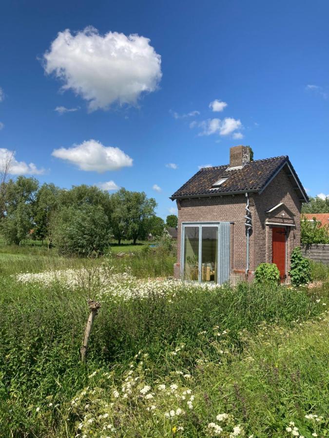 Tiny House Van Hoogspanning Naar Ontspanning Wirdum Εξωτερικό φωτογραφία